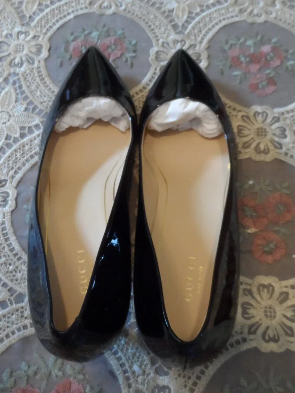 Gucci Black Patent Leather Kitten Heel Pumps Size 39.5B